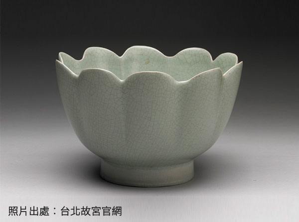 宋時代 青磁 汝官窯盞 南宋官窯 郊壇官窯 菊瓣